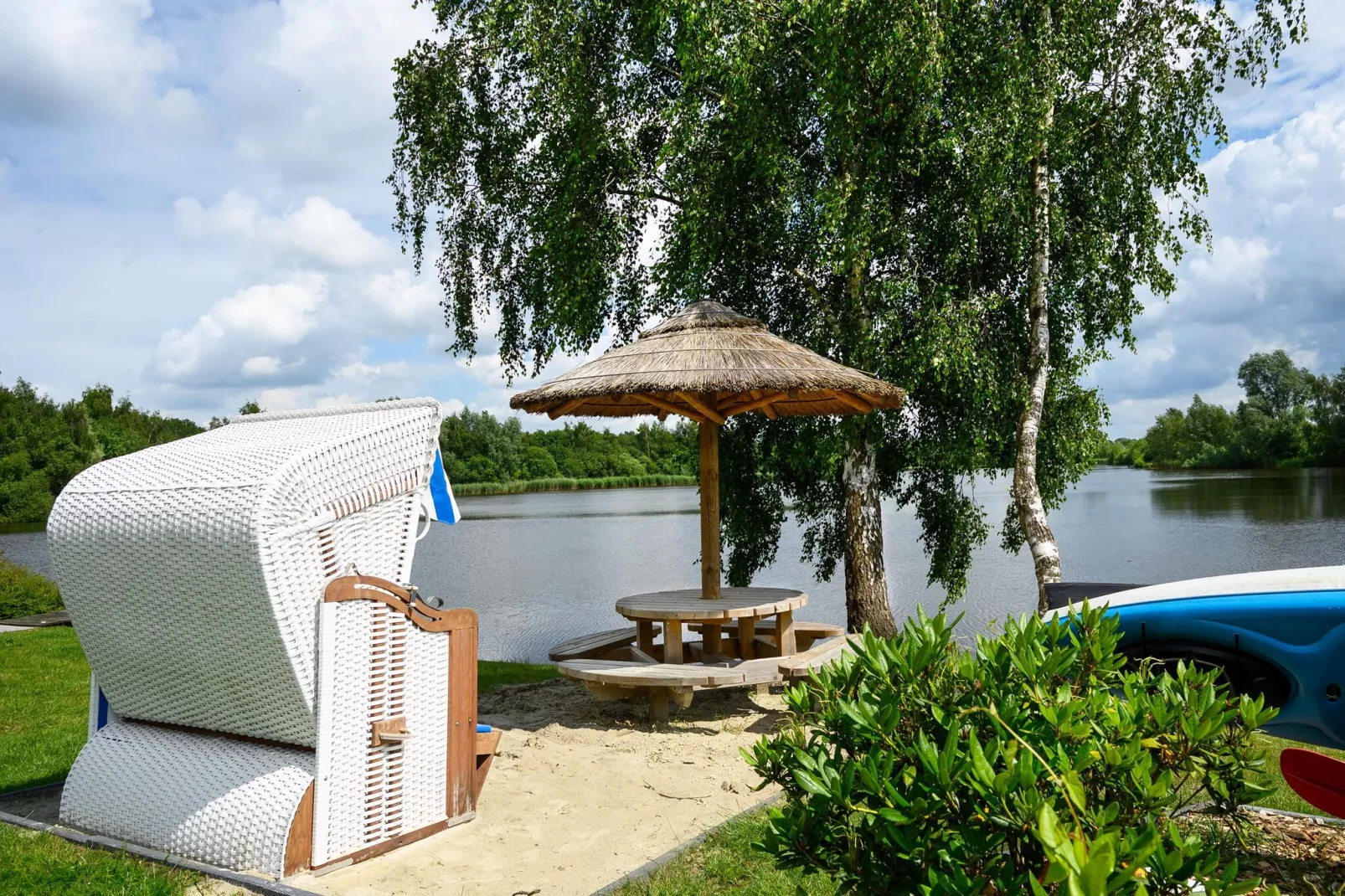 12 pers Lethehuis met sauna buitenspa en toerboot-Gardens summer