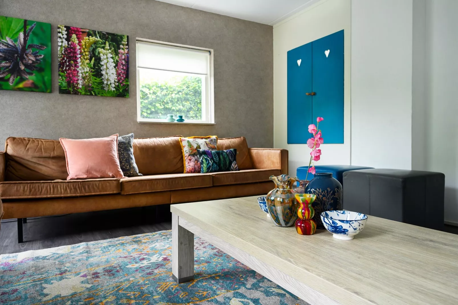 18 pers Ellersinghuis wellness met houtgestookte hottub-Living room