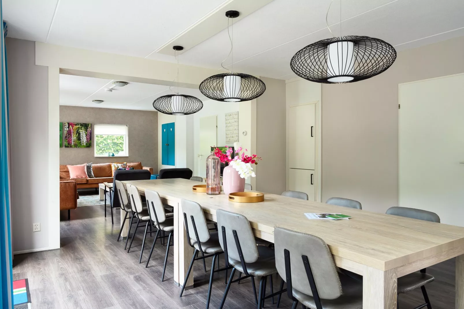 18 pers Ellersinghuis wellness met houtgestookte hottub-Dining room