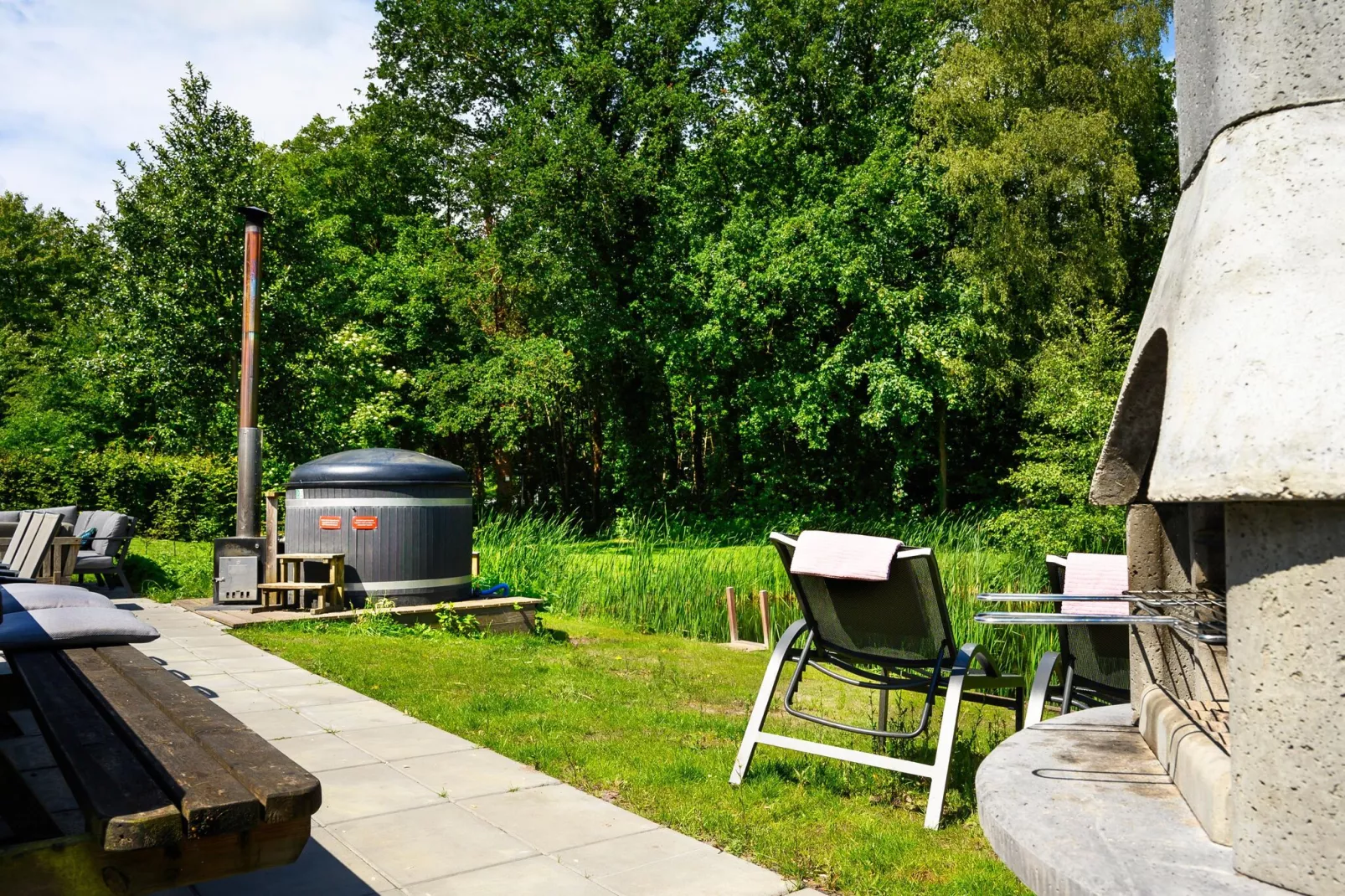 18 pers Ellersinghuis wellness met houtgestookte hottub-Gardens summer