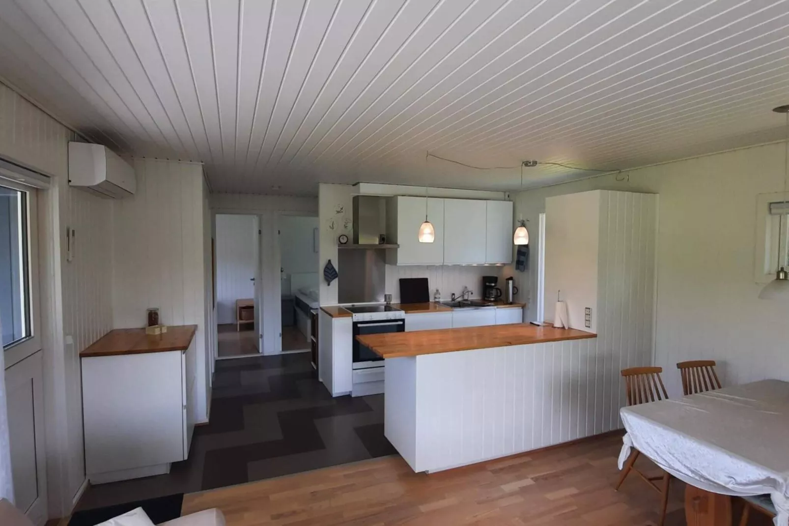 Charming Cottage by Beach - By Traum Ferienwohnungen-Indoor