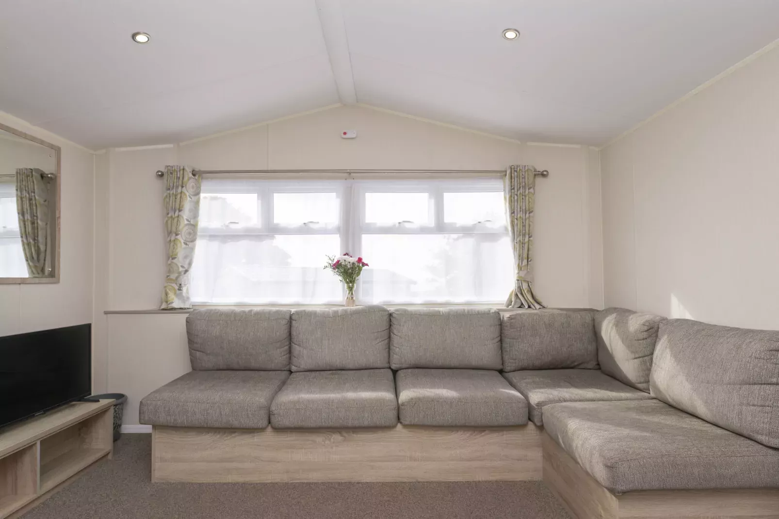 Sunset Pet Friendly-Living room