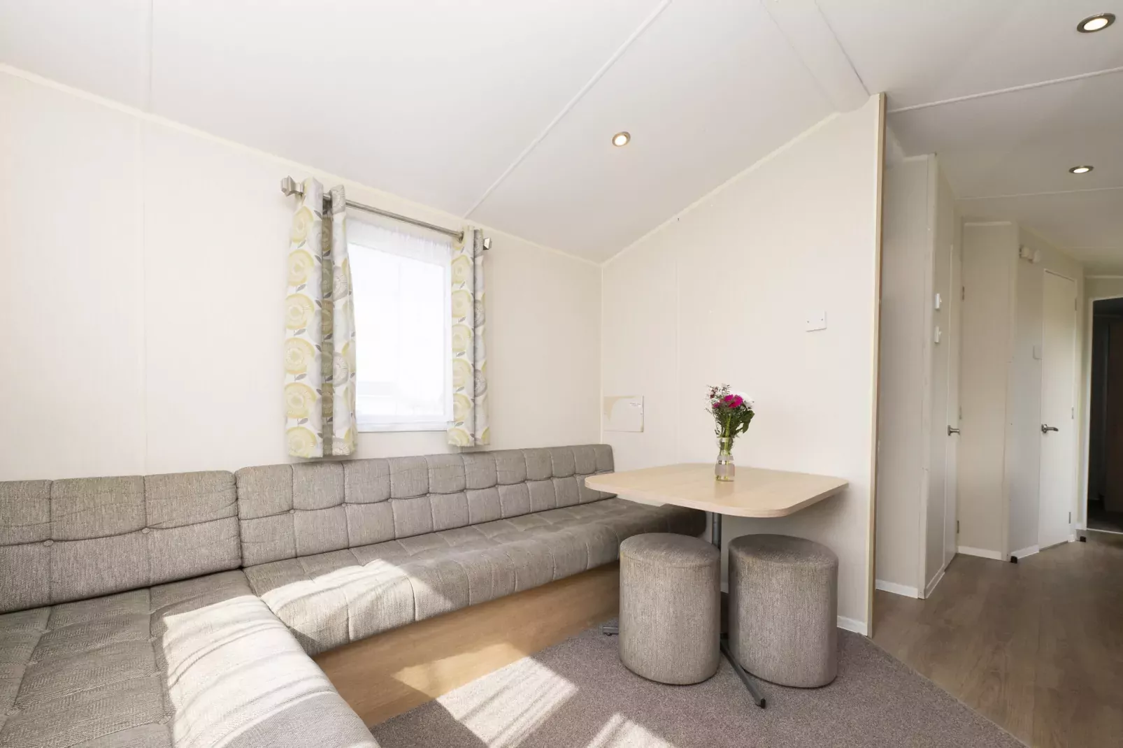Sunrise-Living room