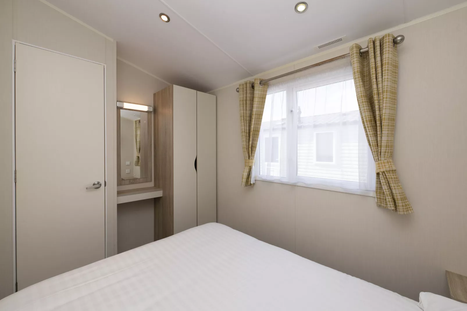 Sunrise-Bedroom