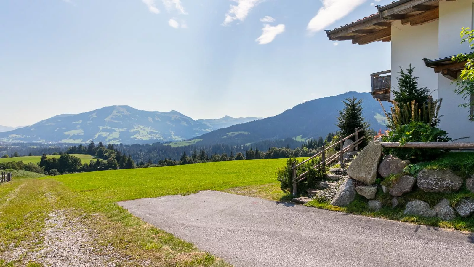 Blick ins Brixental-Außenbereich Sommer