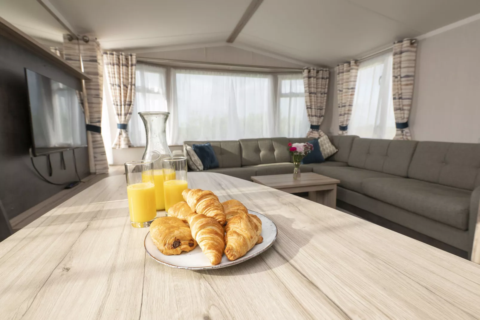 Sunsaver Pet Friendly-Dining room