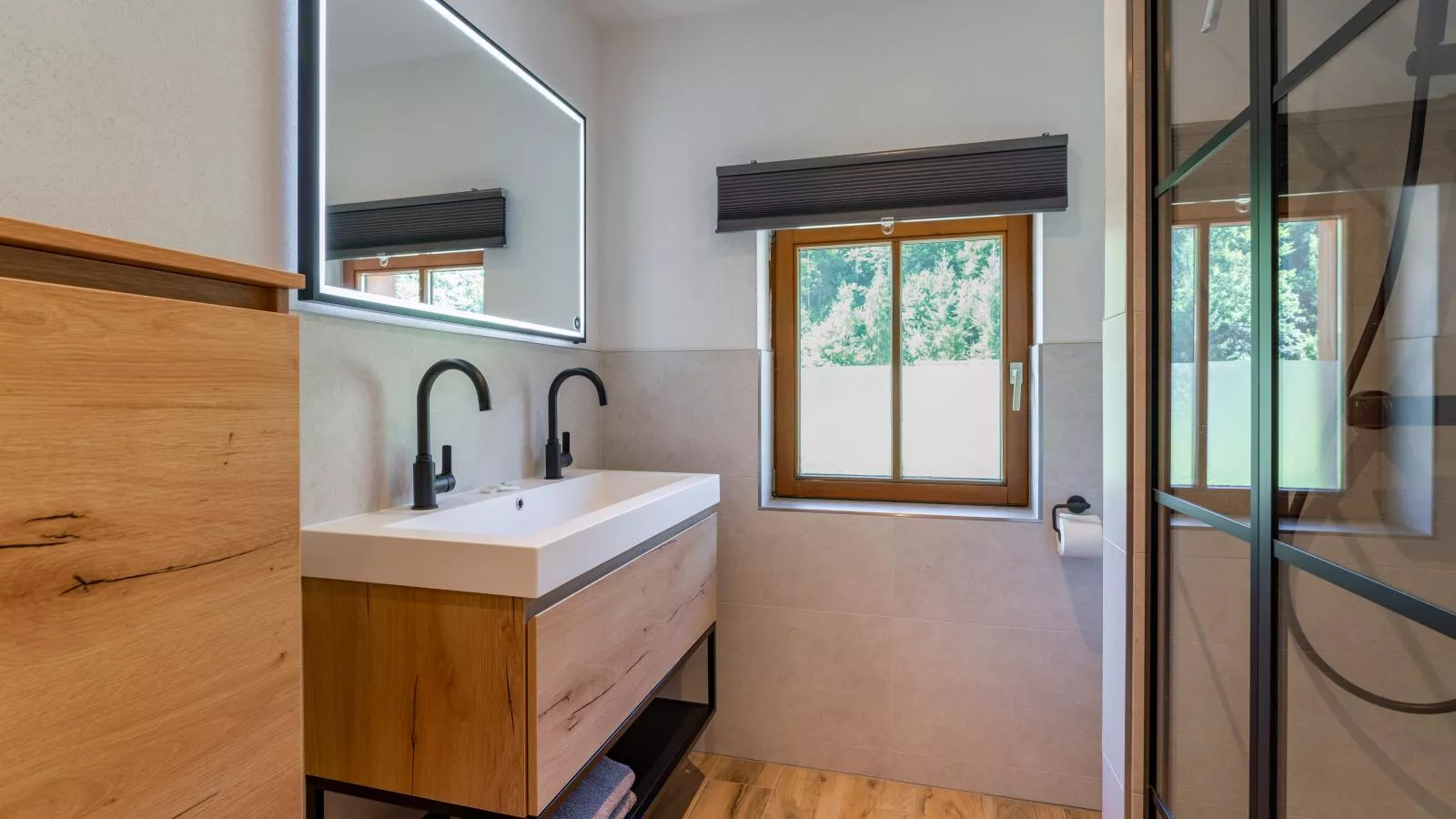 Haus Weissbach-Bathroom