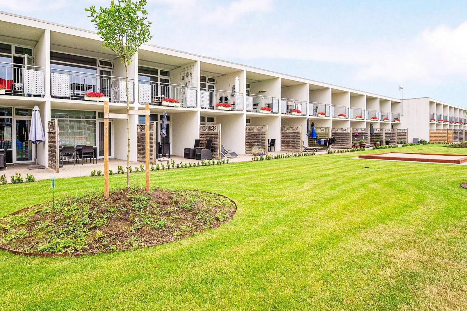 2 room,ground floor-Outdoor