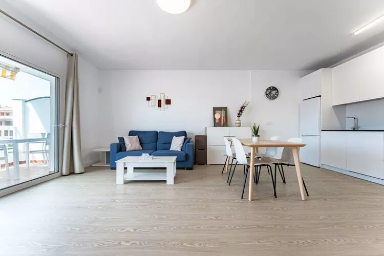 CT 328 - Faro's Butiplaya Apartment for 2-Living room