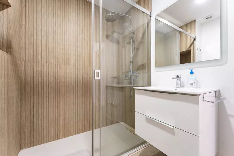 CT 328 - Faro's Butiplaya Apartment for 2-Bathroom