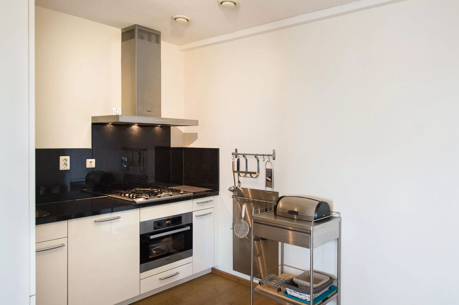 Scheveningen Harbour 40-Kitchen