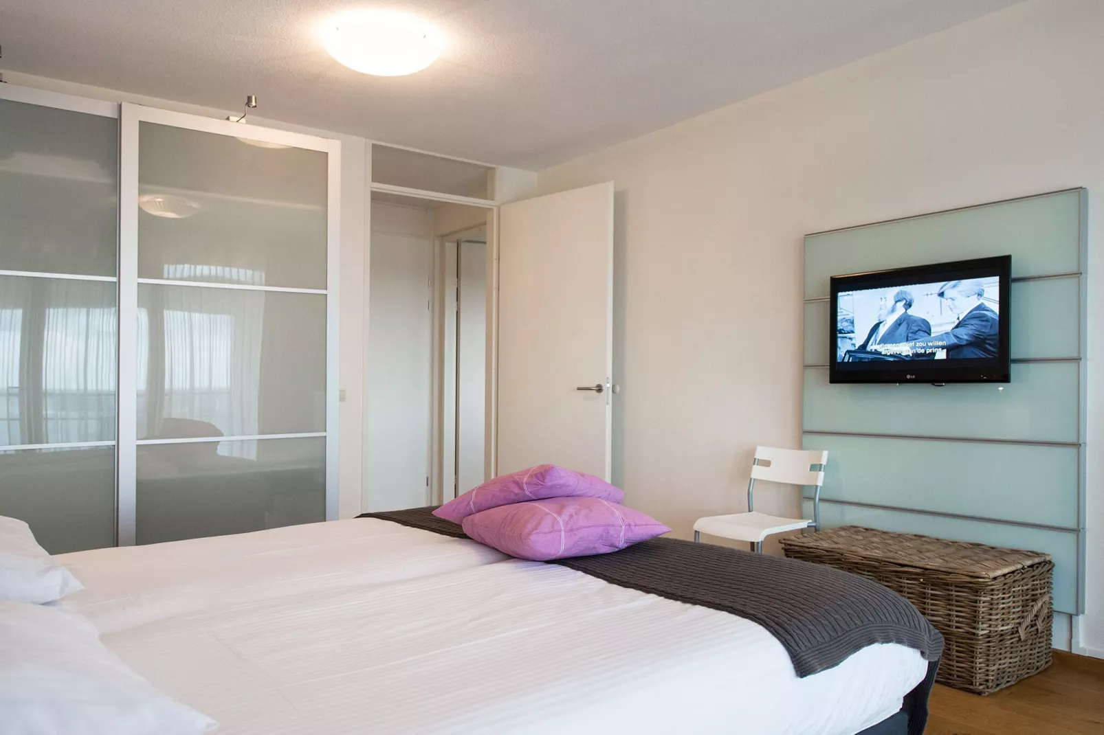 Scheveningen Harbour 40-Bedroom
