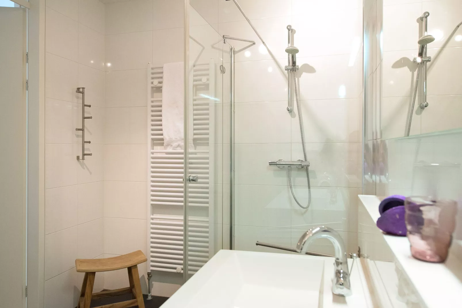 Scheveningen Harbour 40-Bathroom