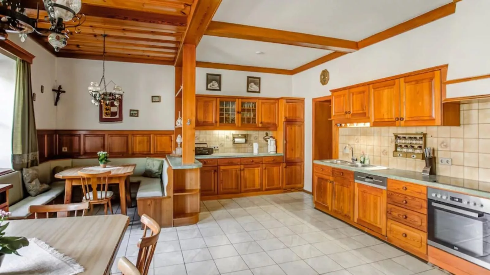Obervellach-Dining room