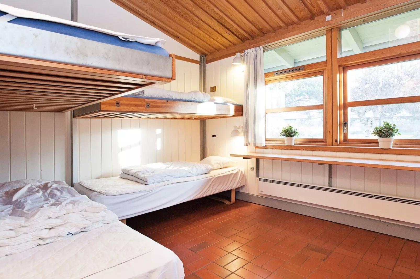 3 room,w/seaview-Indoor