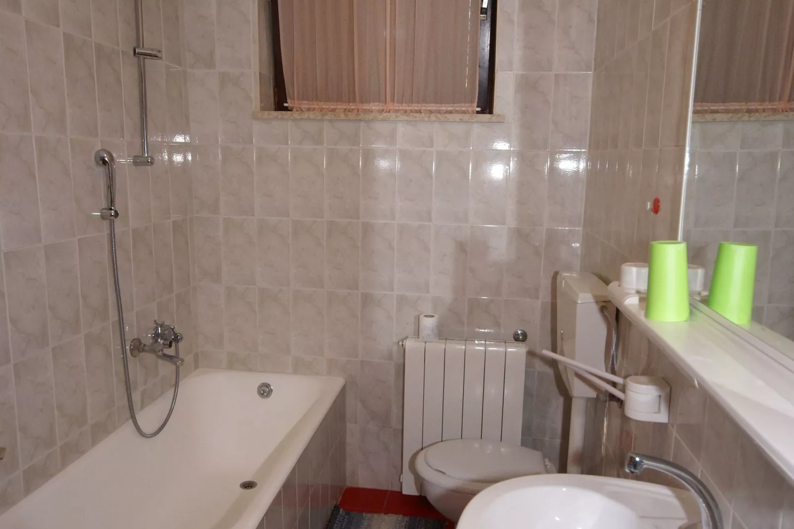 Lavinija Green-Bathroom