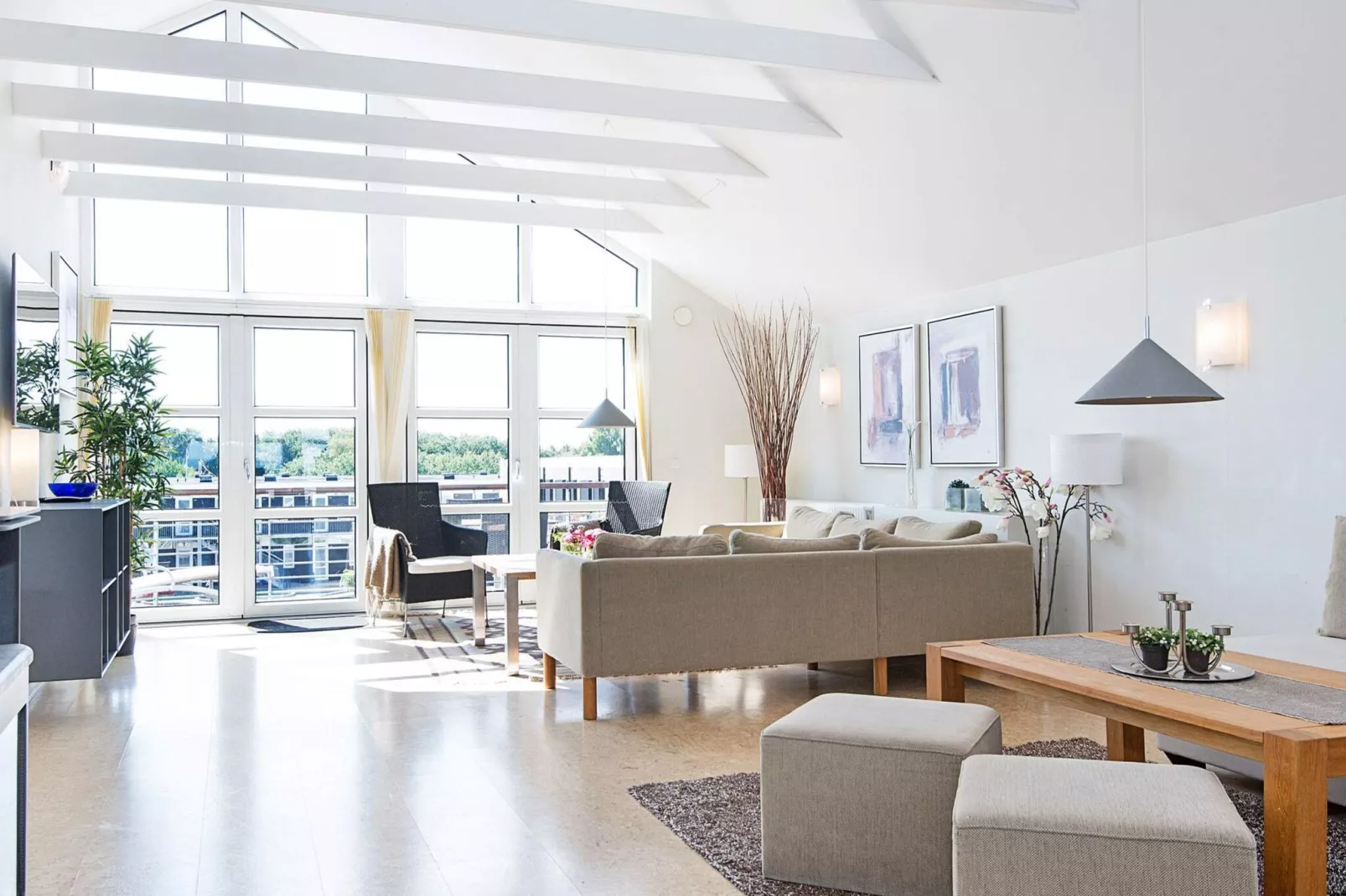 3 room,1 st floor,penthouse-Indoor