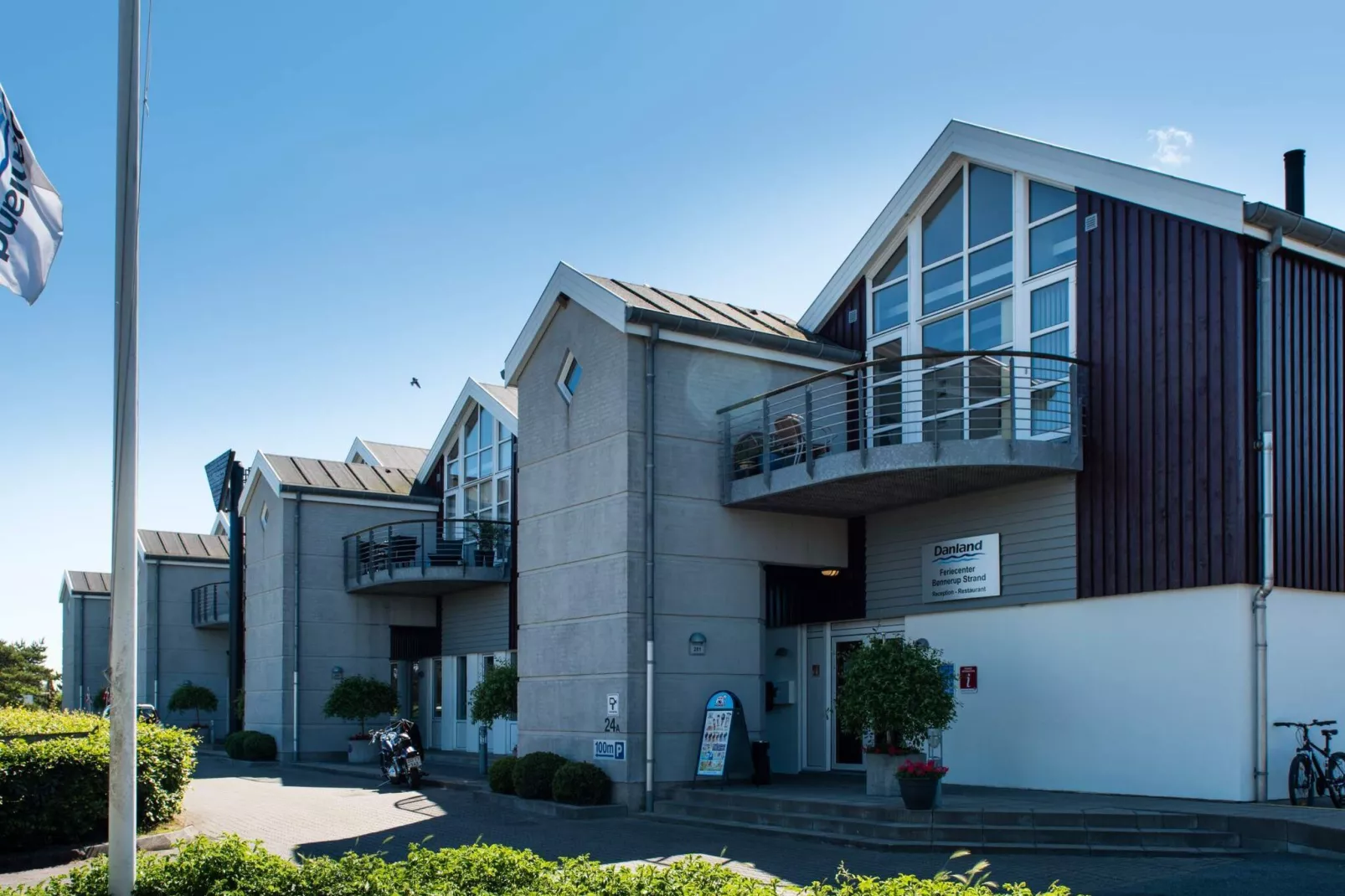 3 room,1 st floor,penthouse-Untagged