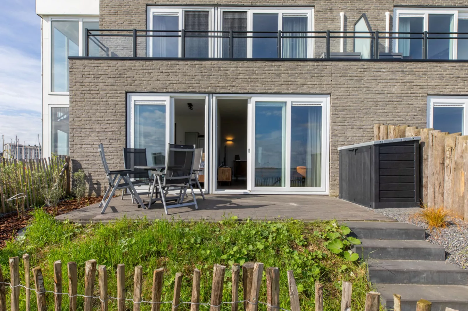 Havenweg 8-14-Terrace balcony