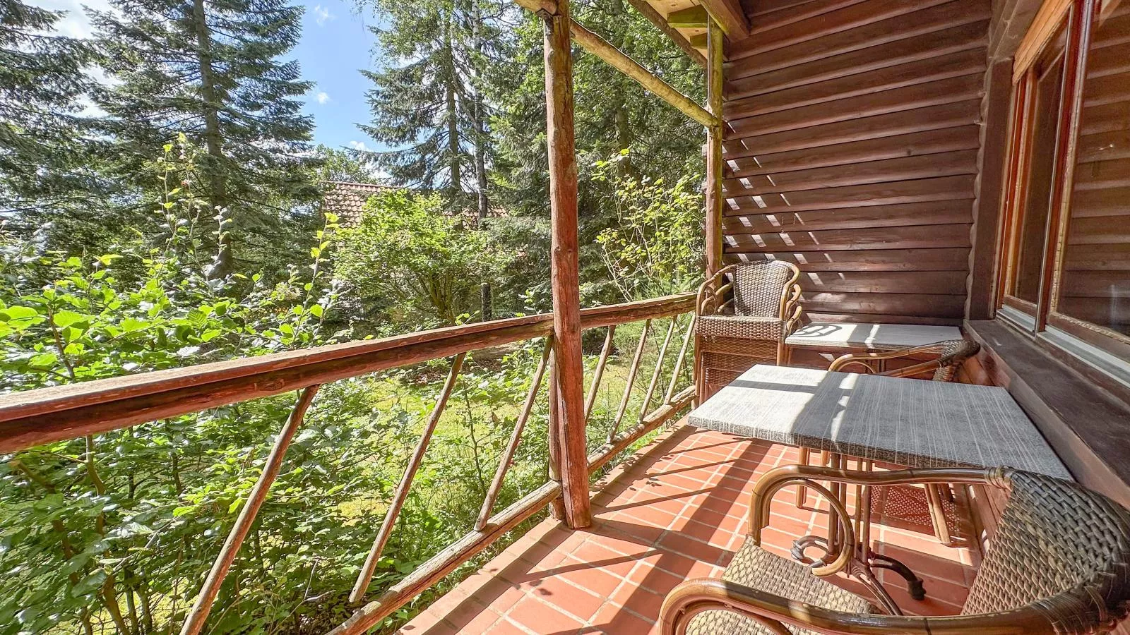 Wood Cabin-Terrace balcony