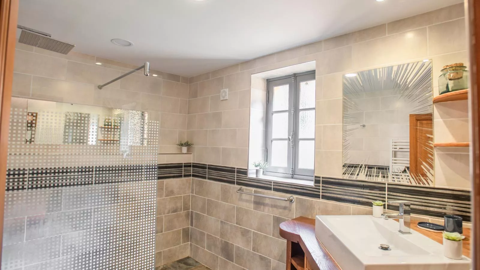 Maison Micouleaud-Bathroom