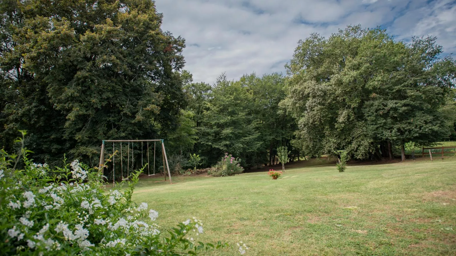 Maison Micouleaud-Gardens summer