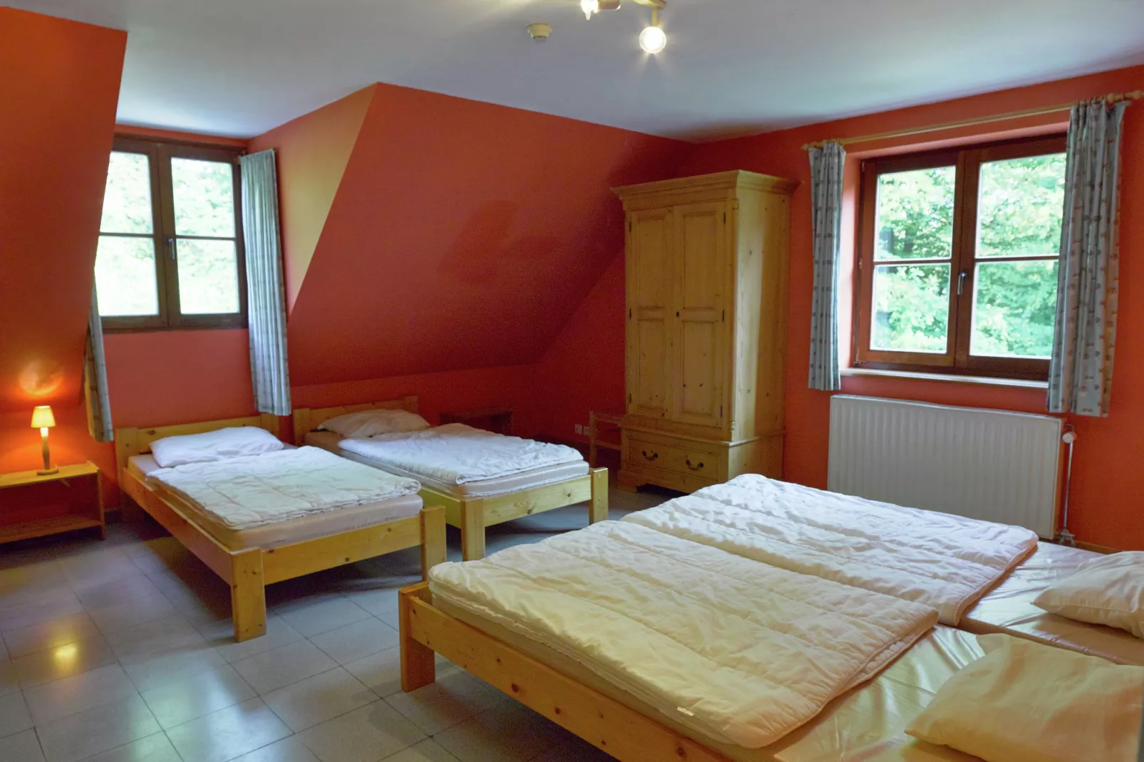 Le Roi-Bedroom