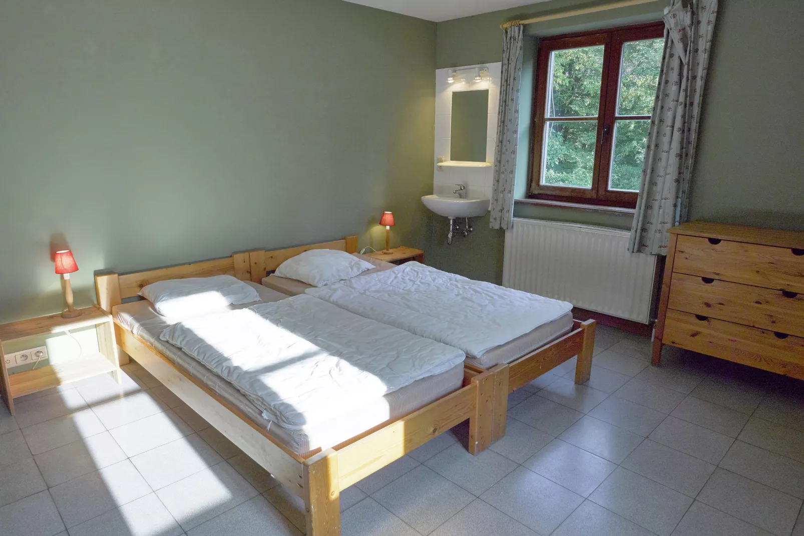 Le Roi-Bedroom