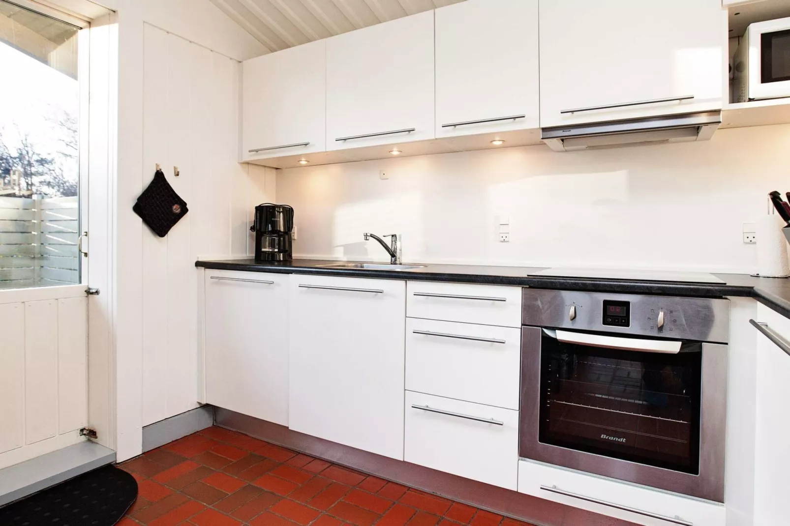 3 room,w/partially seaview,renovated-Indoor