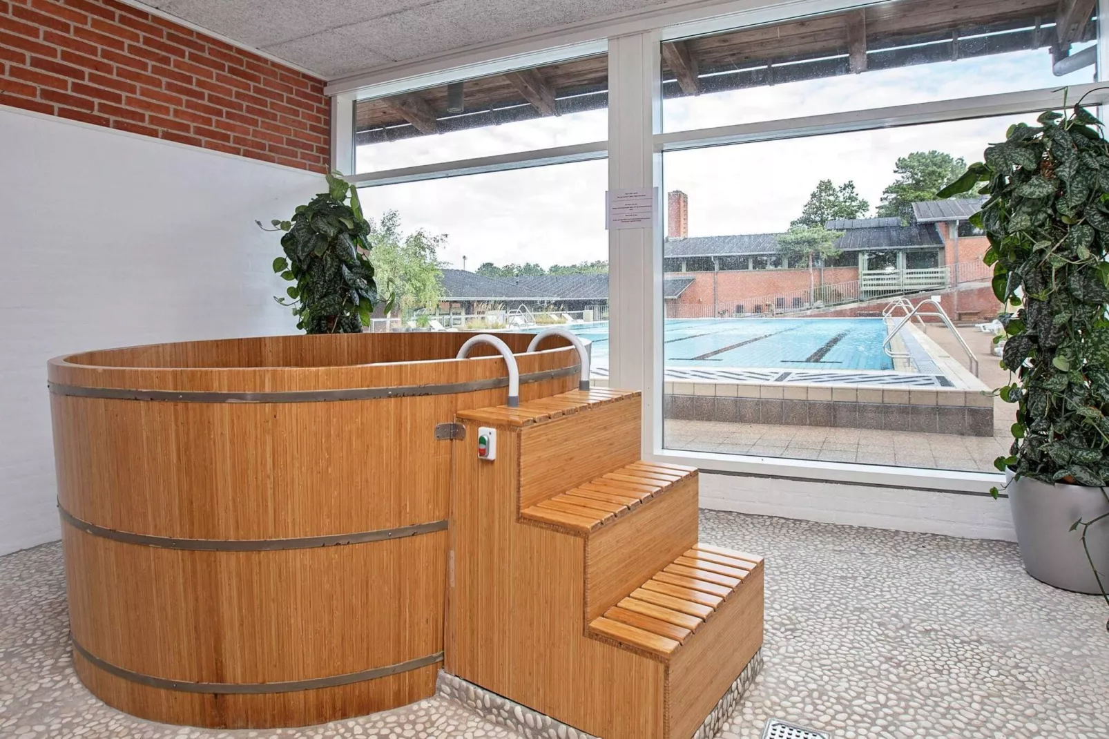 3 room,2 bathrooms-Wellnessbereich