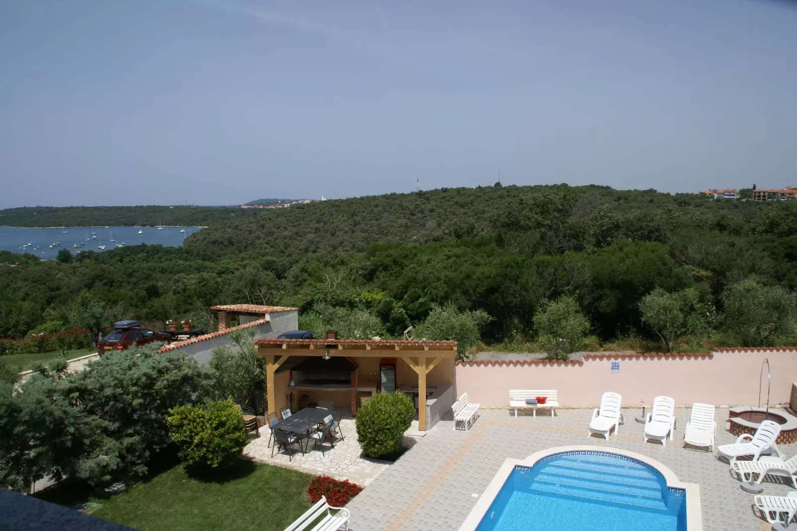 Lavinija Rosa-View summer