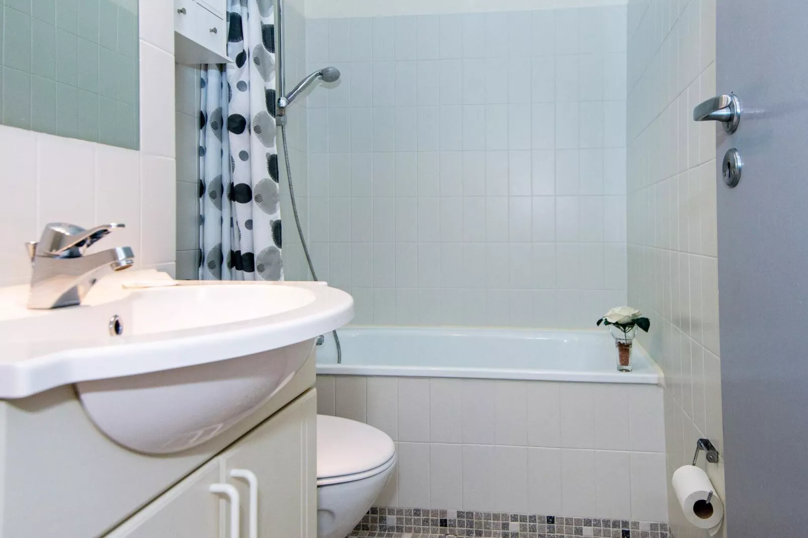 2 room,ground floor or 1.-Innenbereich