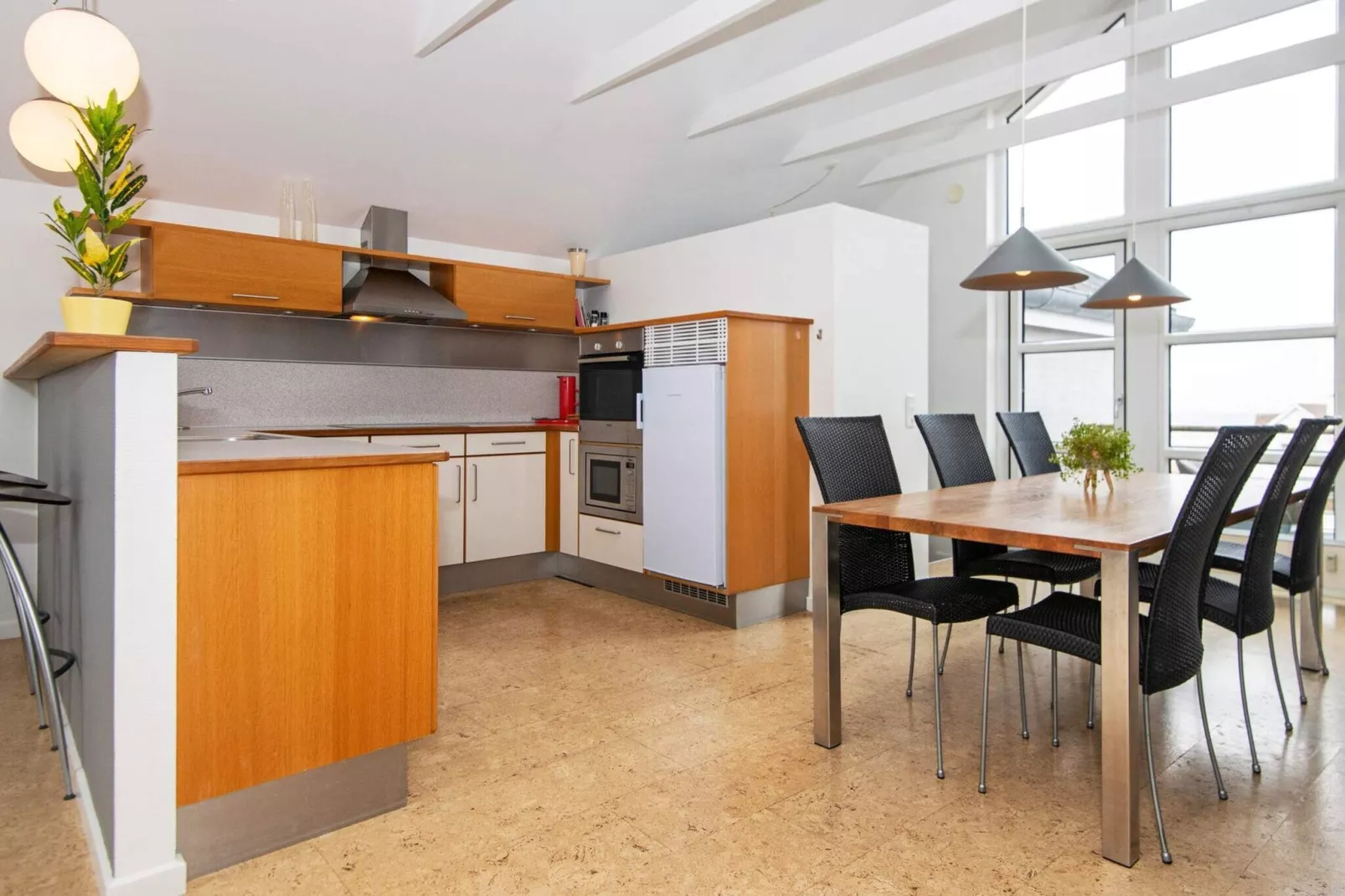 3 room,1 st floor,penthouse-Indoor