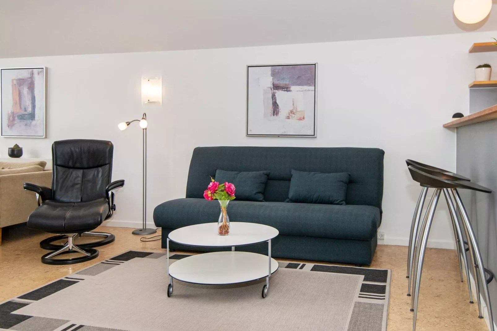 3 room,1 st floor,penthouse-Indoor