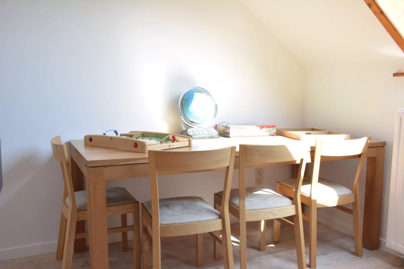 Enjoyquare 18-Recreation room