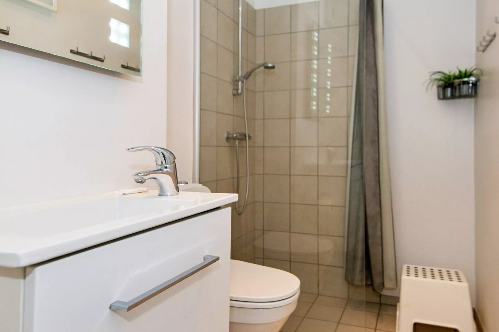 2 room,ground floor or 1.-Indoor