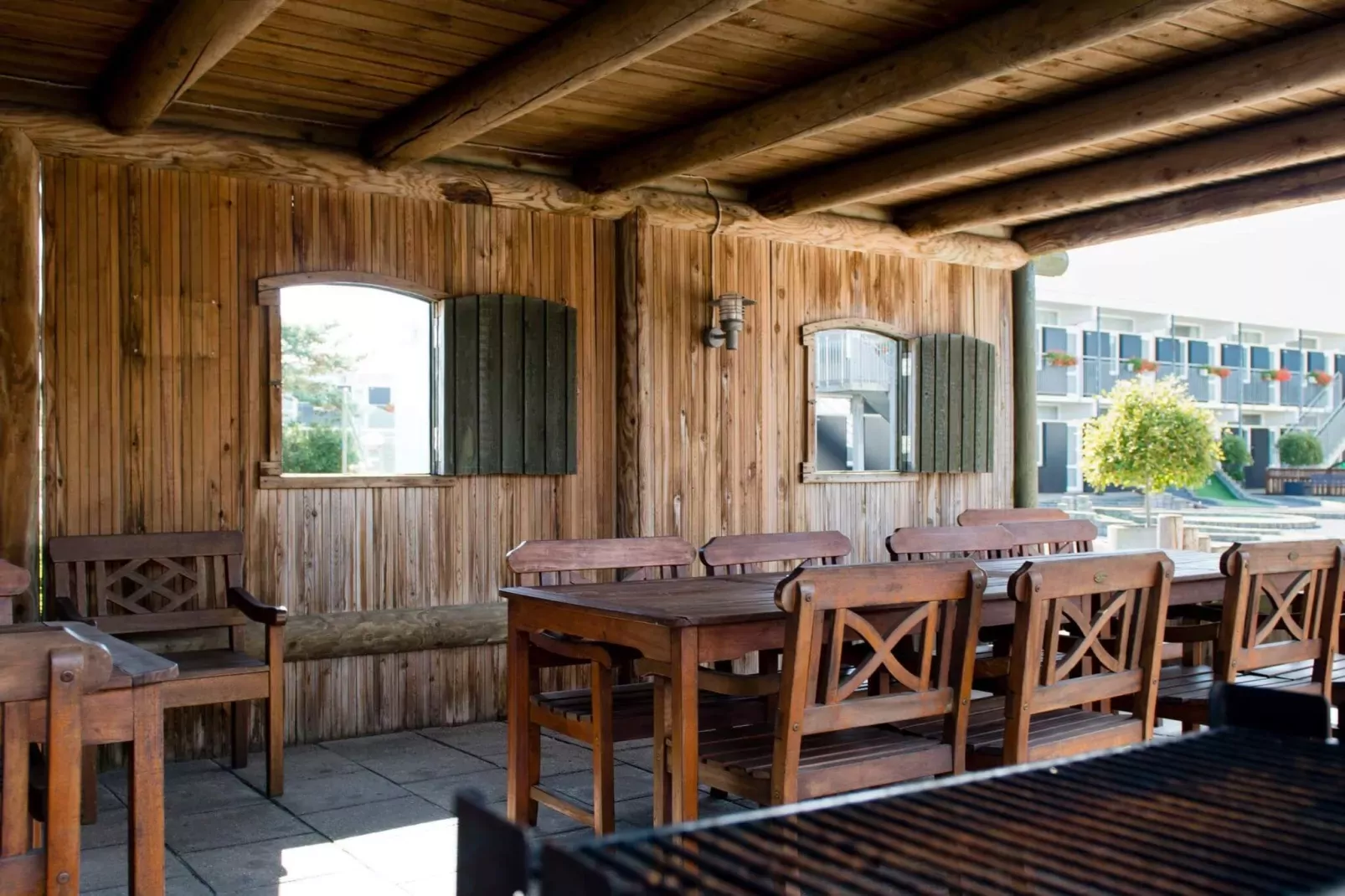 2 room,ground floor or 1.-Im Freien