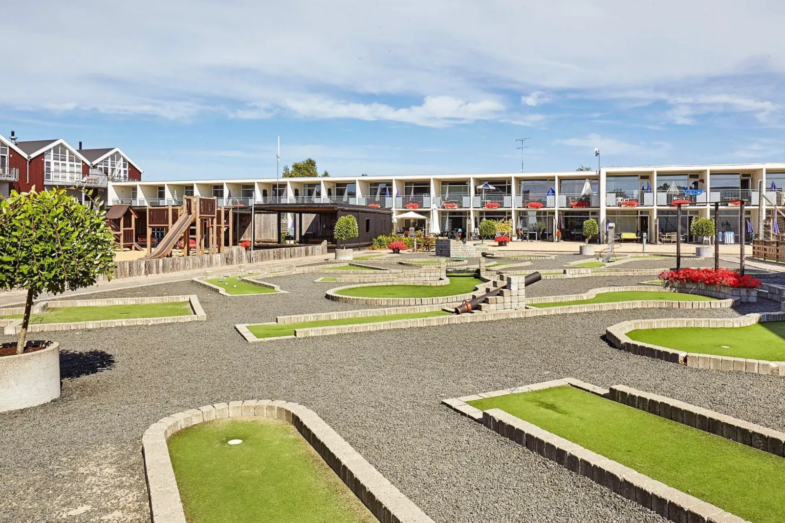 2 room,ground floor or 1.-Outdoor