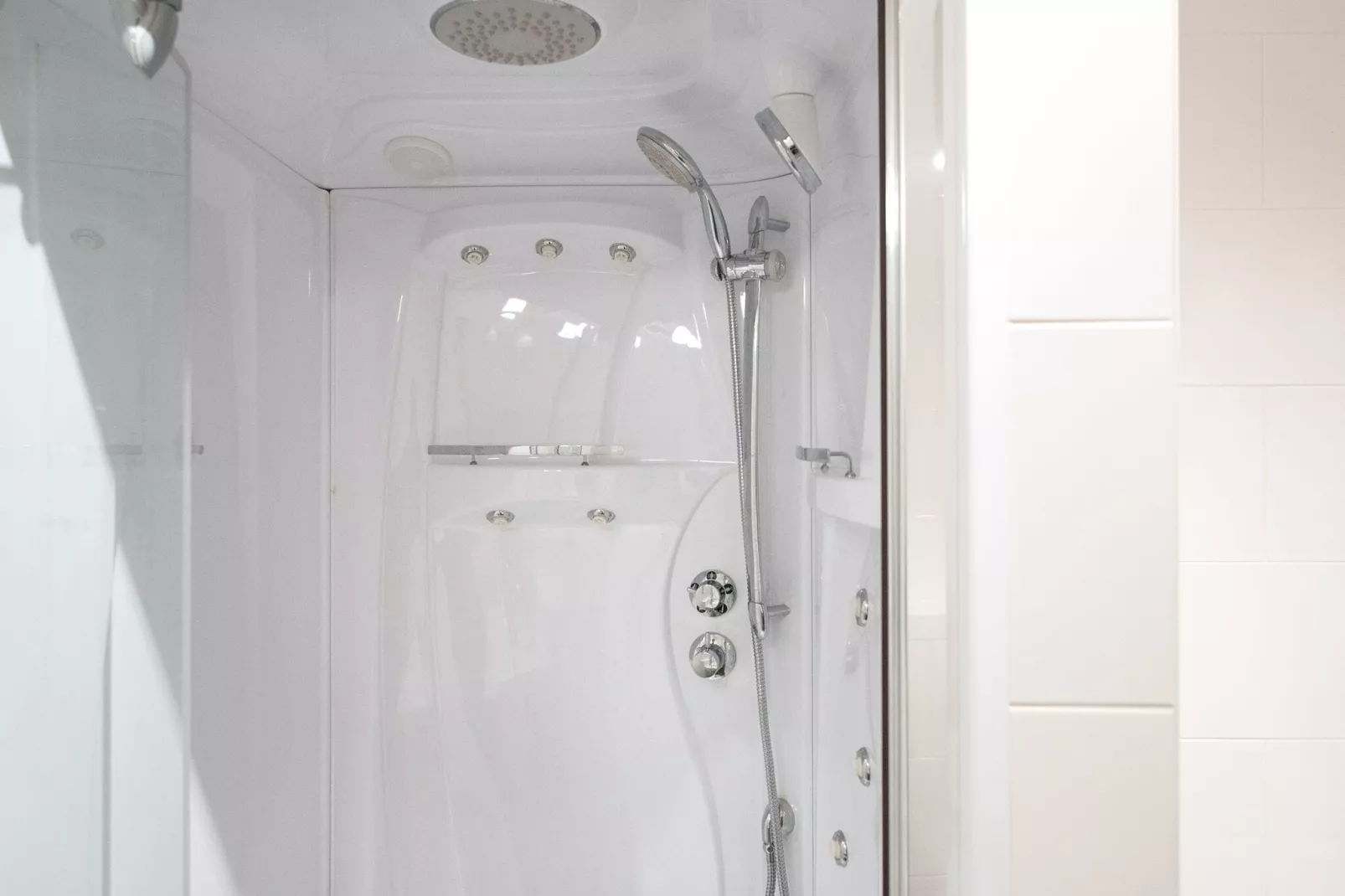 Scheveningen Harbour 54A-Bathroom