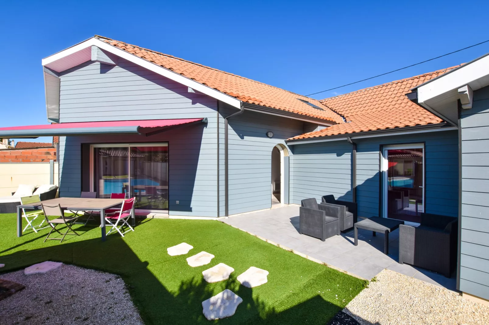 Maison à 10 min du Pilat-Außenbereich Sommer