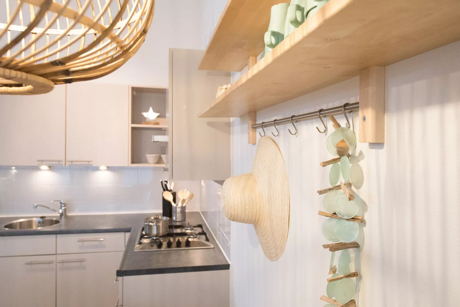 Scheveningen Harbour 56C-Kitchen