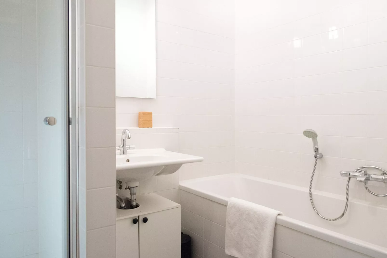 Scheveningen Harbour 56C-Bathroom