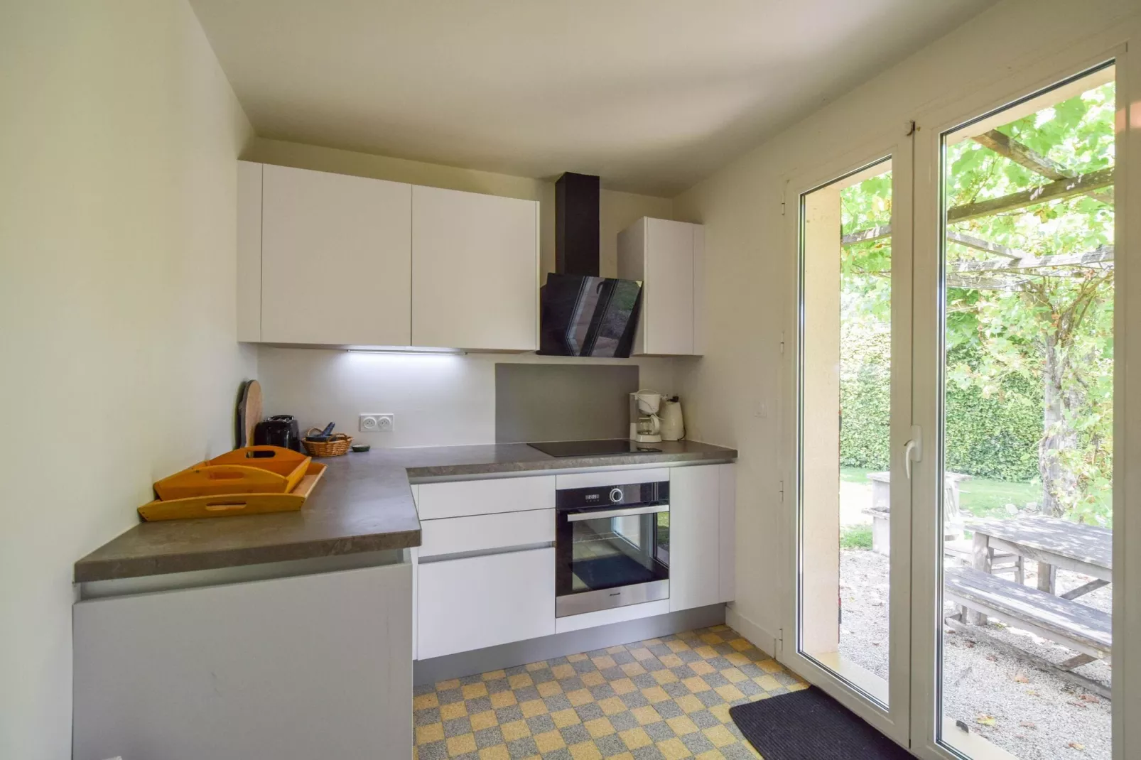Le Pavillon-Kitchen