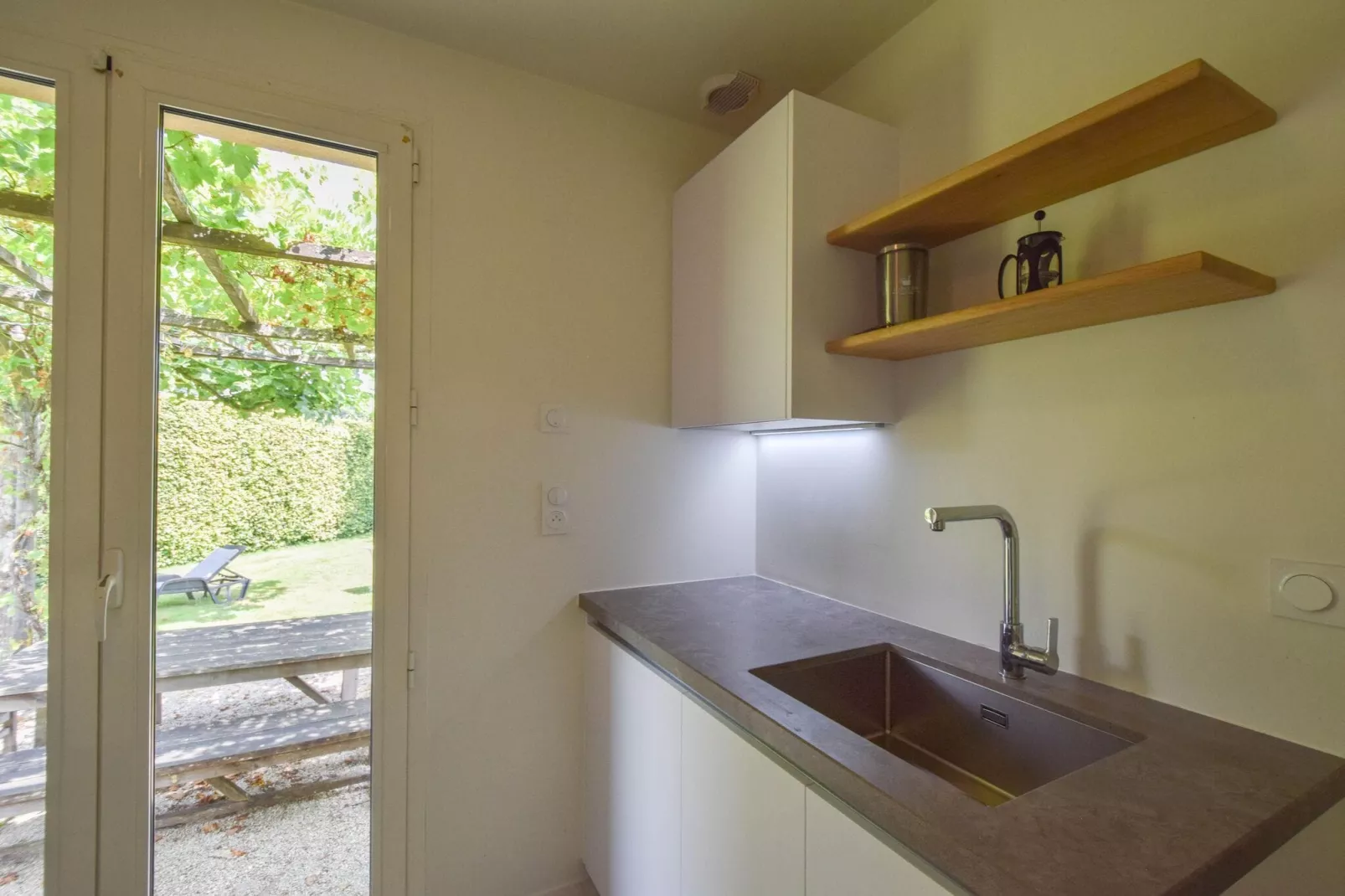 Le Pavillon-Kitchen