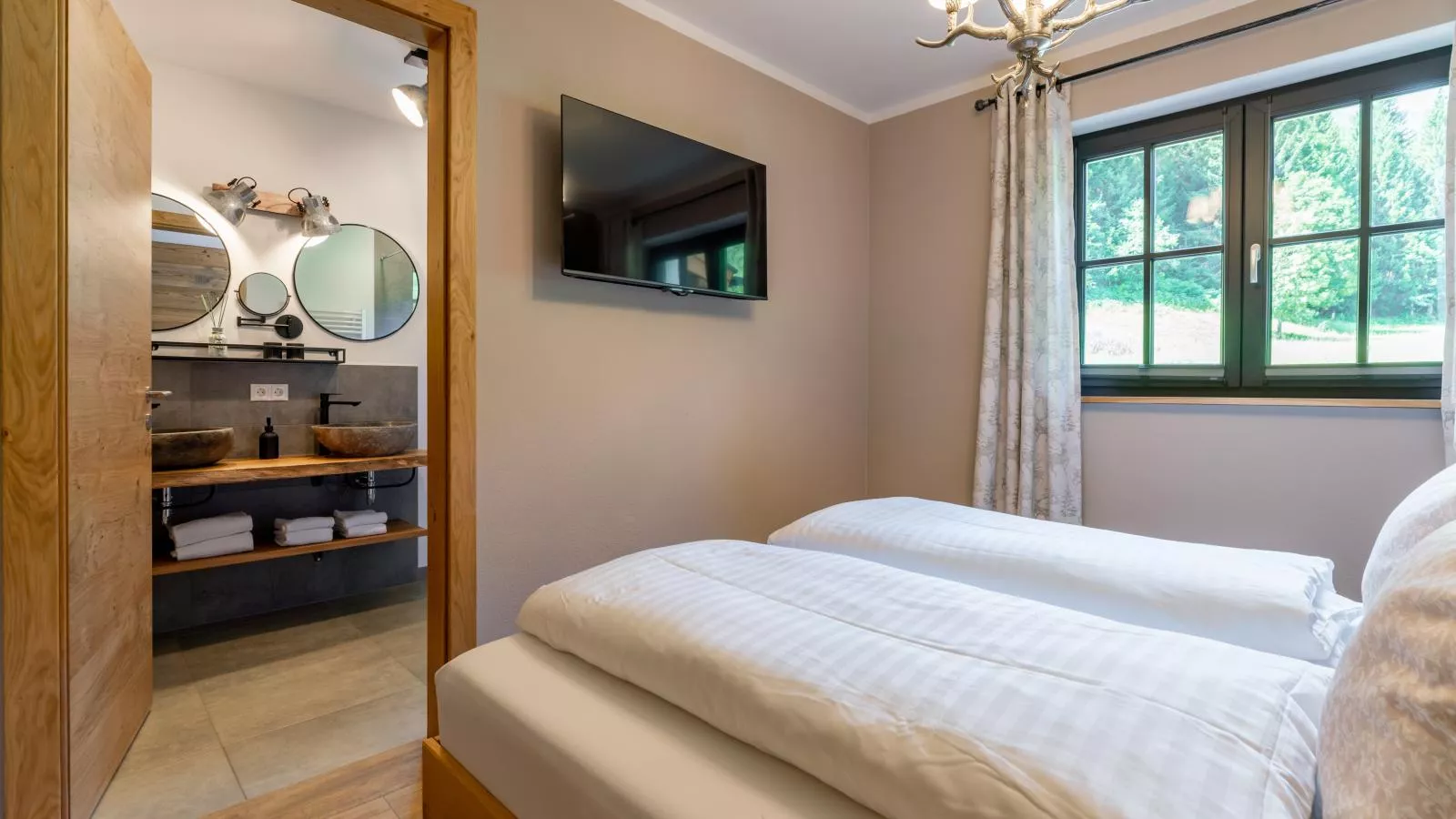 Tauernlodge Wagrain Edelweiss 42E-Bedroom