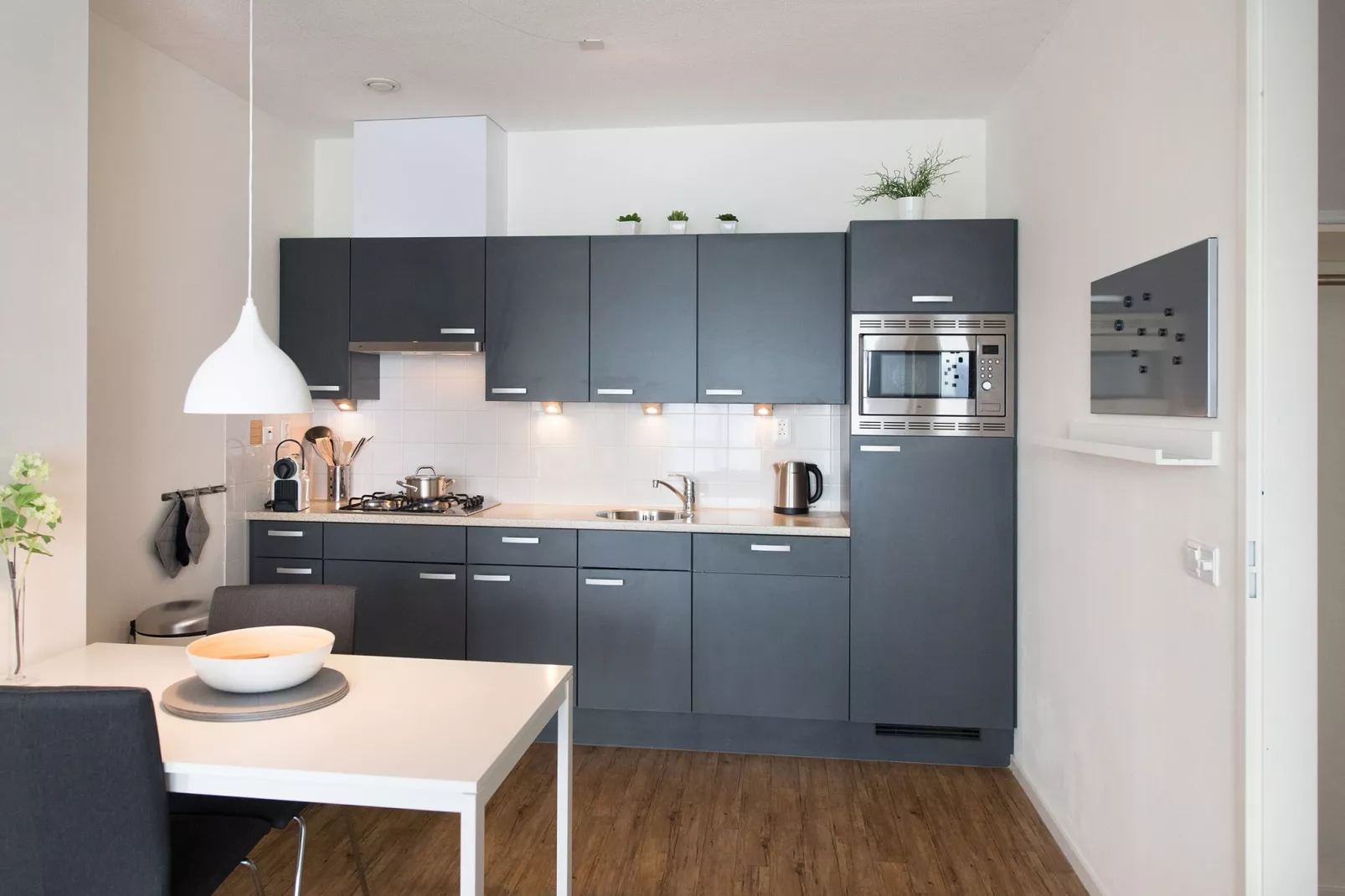 Scheveningen Harbour 58C-Kitchen