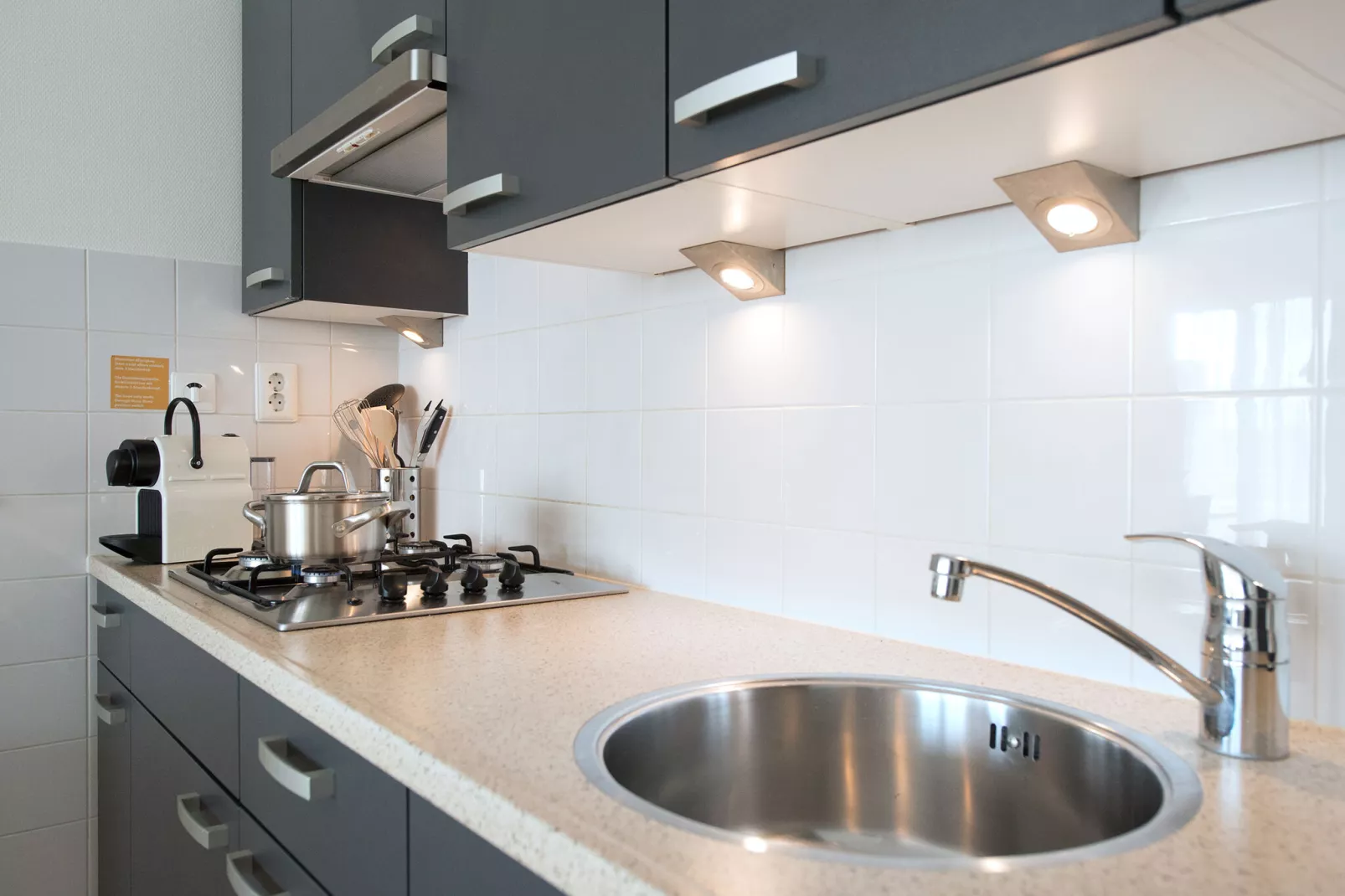 Scheveningen Harbour 58C-Kitchen