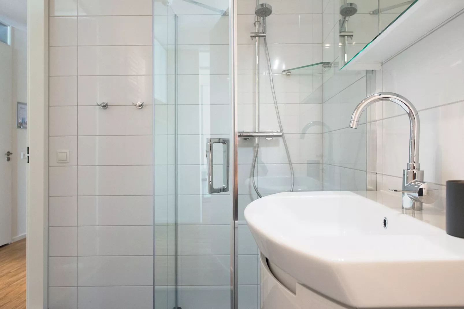 Scheveningen Harbour 58C-Bathroom