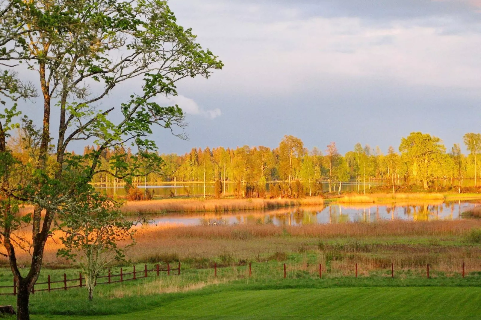 54561 NAIN-Water view