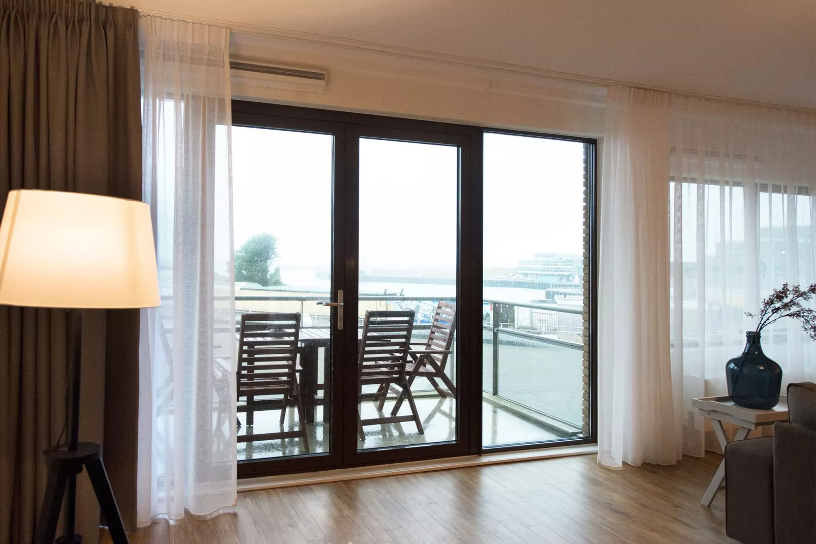 Scheveningen Harbour 60B-Terrace balcony